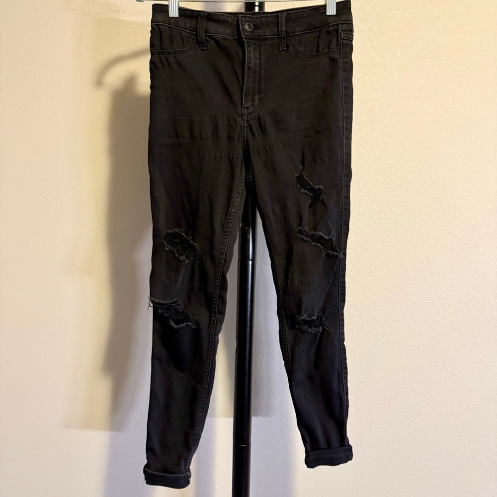 HOLLISTER‎ black distressed high-rise crop jean legging advanced stretch. 27/26